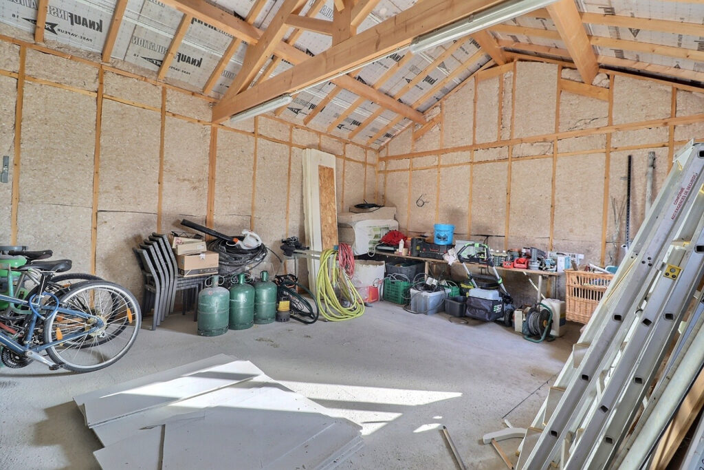 939381 56495584q