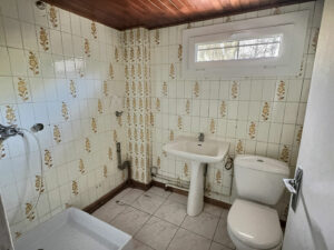 990535 57888434m