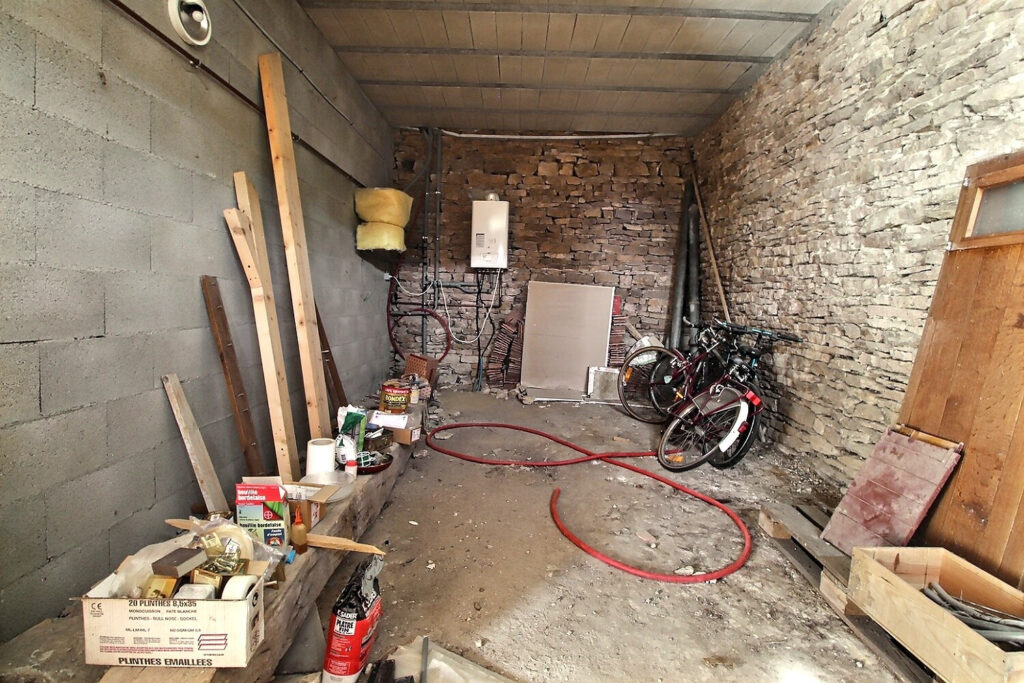 1718064 61077185p